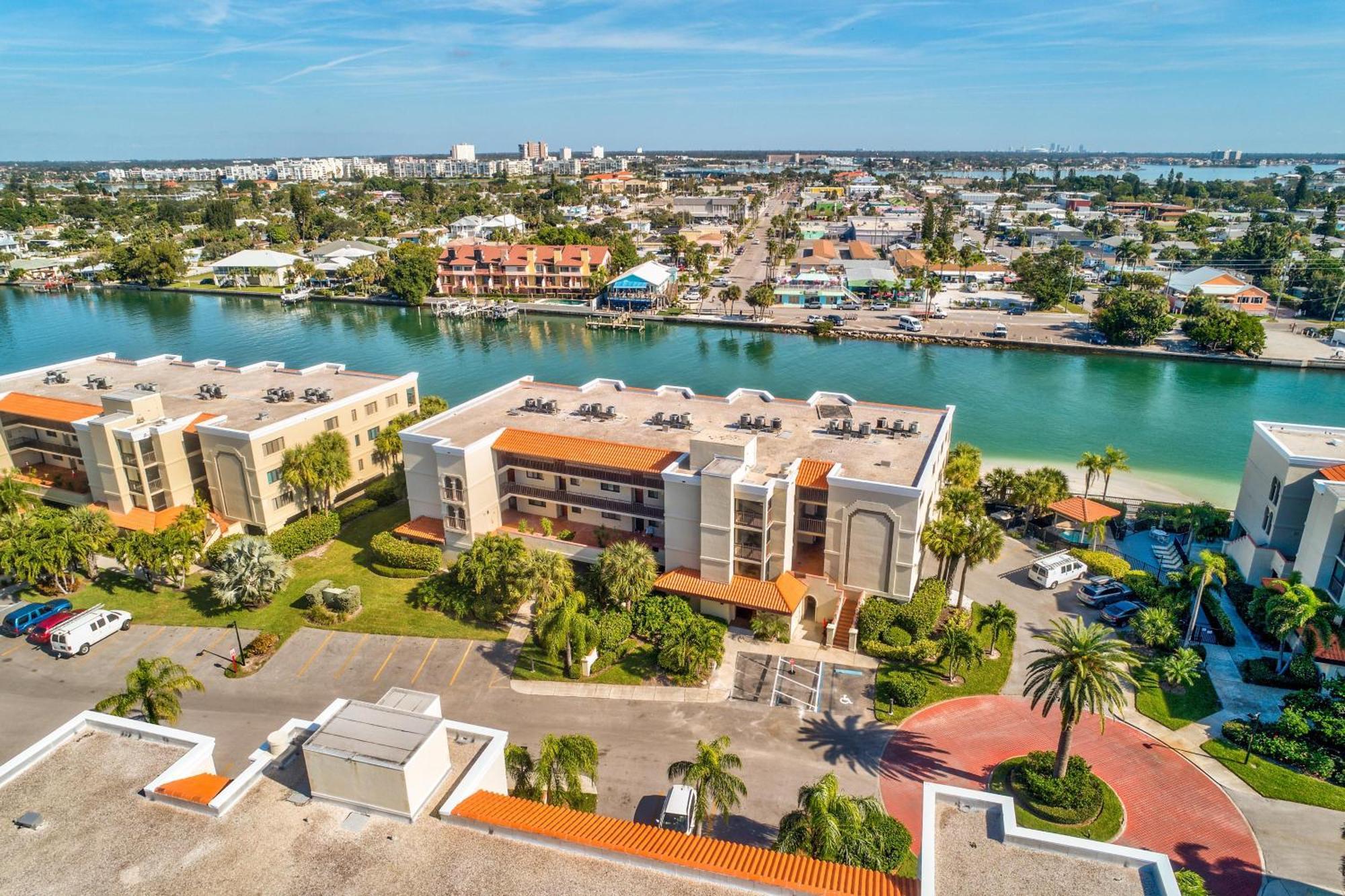 Land'S End 11-203 Beach Front - Premier St. Pete Beach Exterior photo