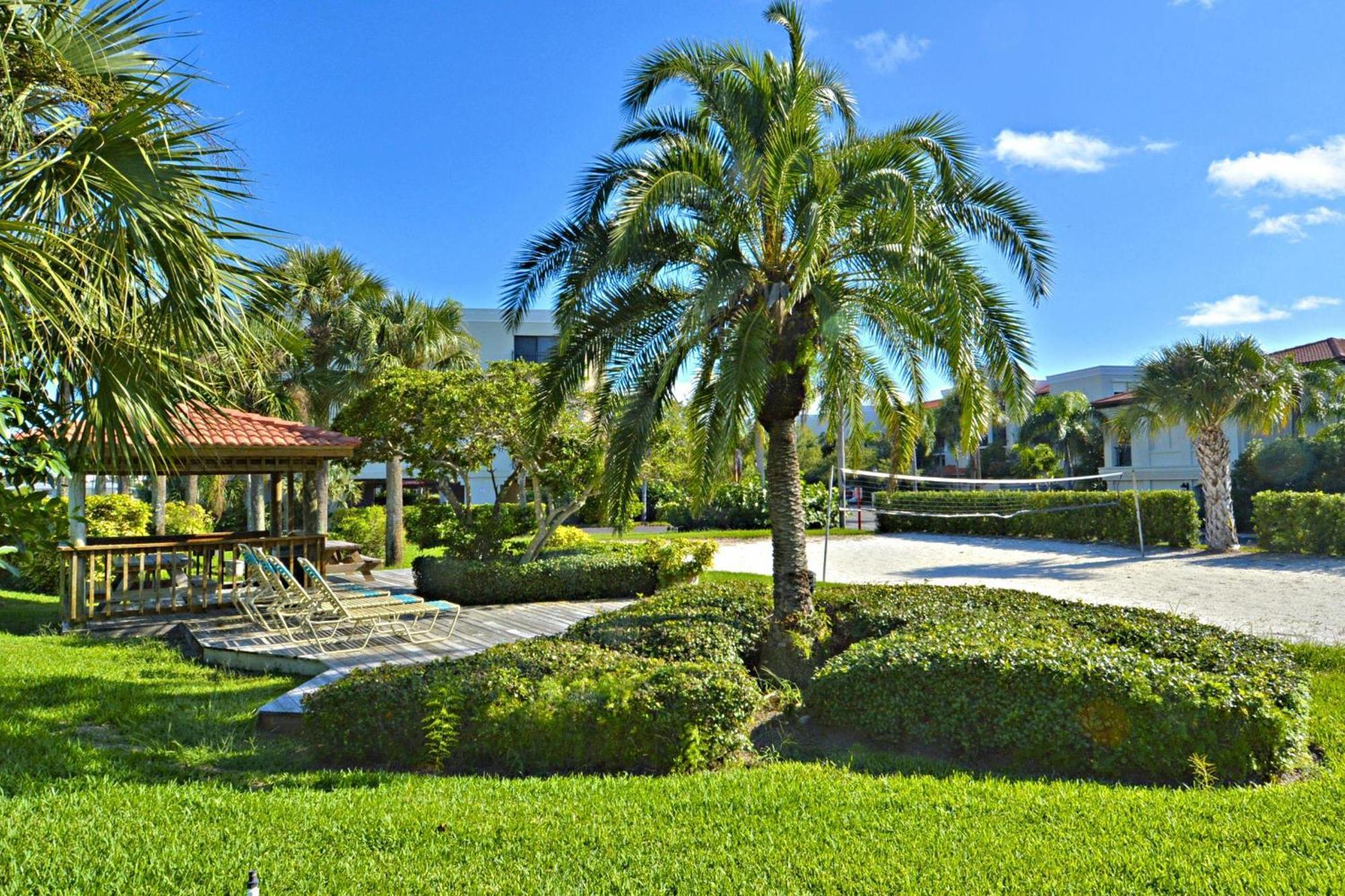 Land'S End 11-203 Beach Front - Premier St. Pete Beach Exterior photo