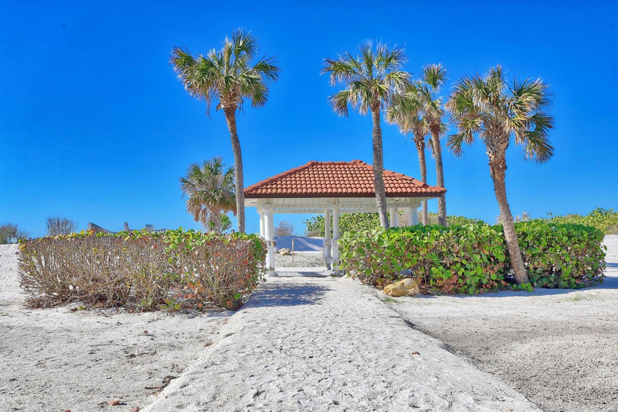 Land'S End 11-203 Beach Front - Premier St. Pete Beach Exterior photo