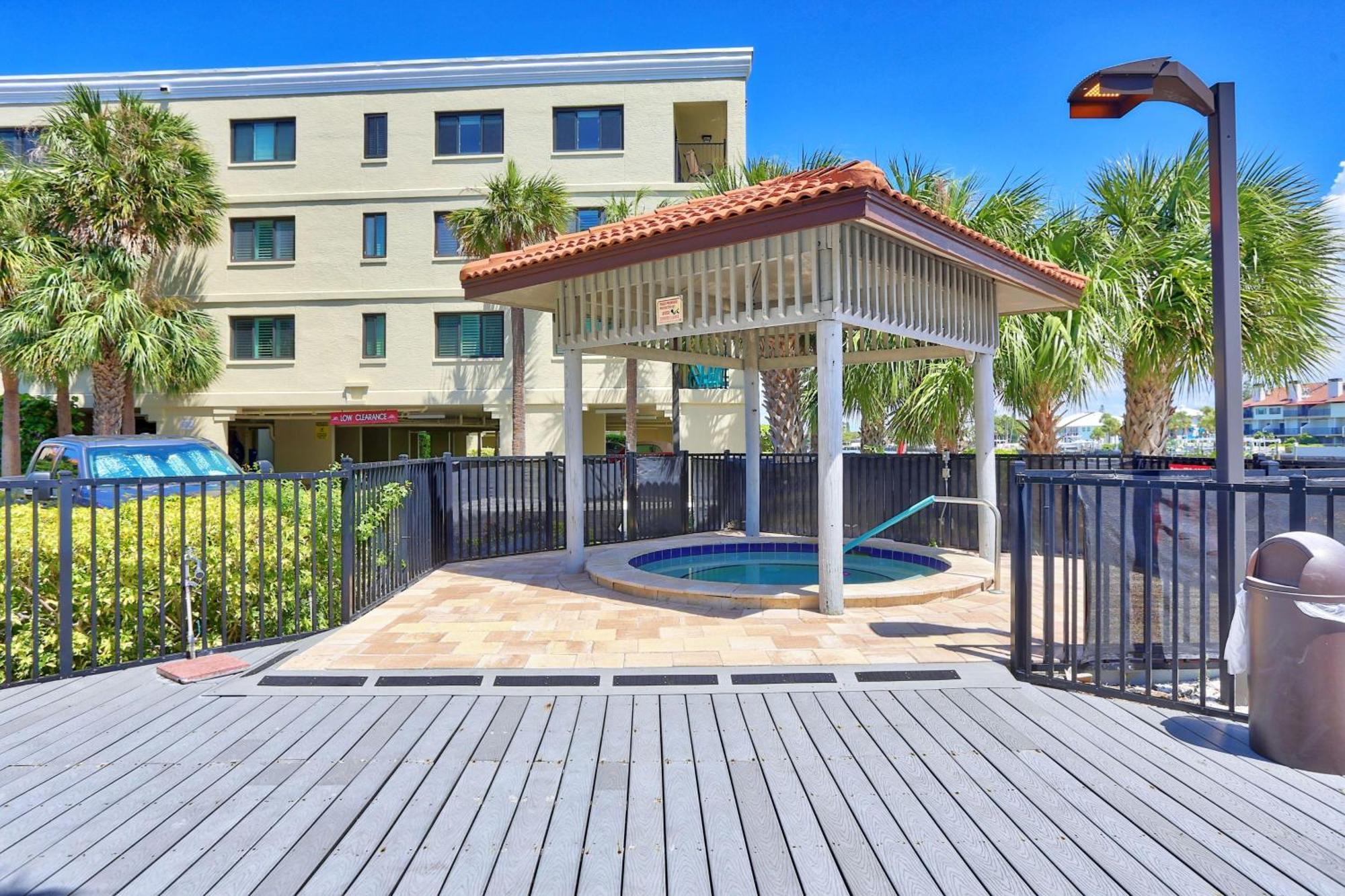 Land'S End 11-203 Beach Front - Premier St. Pete Beach Exterior photo