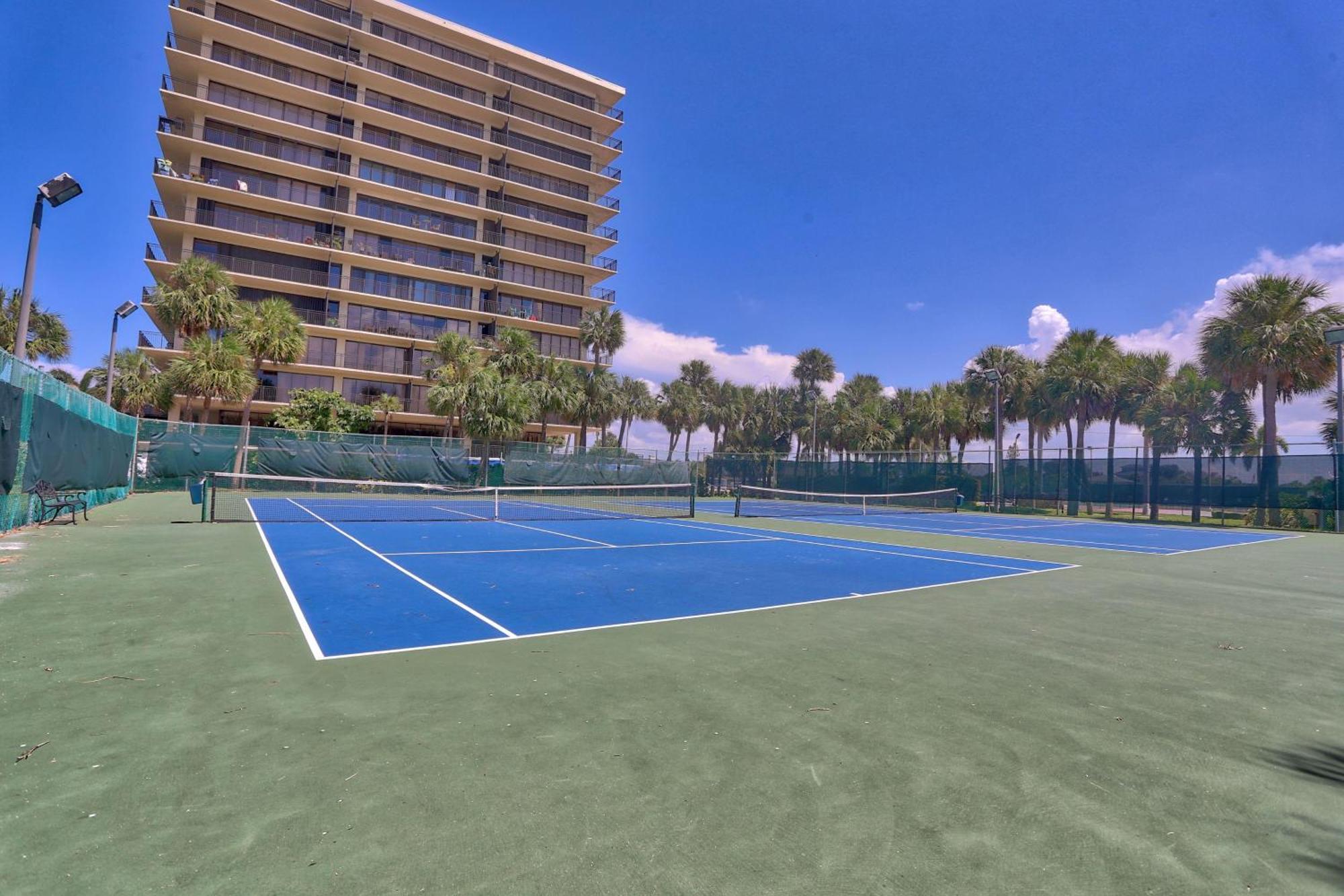 Land'S End 11-203 Beach Front - Premier St. Pete Beach Exterior photo